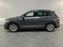 Volkswagen Tiguan 1.5 TSI R-Line / AUTOMAAT/ PANODAK/ DIGITAL DASH/ CRUISE/ APP-CONNECT/ CLIMATE/ STOELVERWARMING/ PARK. SENSOREN/ 19" LMV