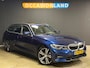 BMW 3-Serie Touring 320d xDrive High Executive|KANTELDAK|360|KEYLESS|TREKHAAK|HARMAN|MEMORY|LEDER|ACC|SFEER|DODEHOEK|HUD|19INCH|