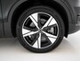 Volvo XC40 Recharge P8 AWD R-Design [ 3-Fase-11kW ] (INCL-BTW) Aut. *HEATPUMP | PANO | LEATHER-ALCANTARA | ADAPTIVE-CRUISE | DIGI-COCKPIT | FULL-LED | CAMERA | NAVI-FULLMAP | ECC | PDC | KEYLESS | HEATED-SPORTSEATS | TOWBAR | 19''ALU*