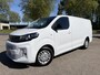Opel Vivaro L3 2.0 BlueHDi 145pk EAT8 AUTOMAAT | BPM vrij | Houten afwerking laadruimte | Trekhaak | Doorlaadluik in tussenschot | Apple Carplay | Android Auto | Achteruitrijcamera | Parkeersensoren achter | Exterieur Pakket | Lederen stuurwiel verwarmd | Stoelverwarming | Mistlampen | Elektrisch inklapbare spiegels | Licht- en regensensor | Bank voorpassagiers | €34.995 ex. BTW rijklaar