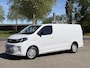 Opel Vivaro L3 2.0 BlueHDi 145pk EAT8 AUTOMAAT | BPM vrij | Houten afwerking laadruimte | Trekhaak | Doorlaadluik in tussenschot | Apple Carplay | Android Auto | Achteruitrijcamera | Parkeersensoren achter | Exterieur Pakket | Lederen stuurwiel verwarmd | Stoelverwarming | Mistlampen | Elektrisch inklapbare spiegels | Licht- en regensensor | Bank voorpassagiers | €34.995 ex. BTW rijklaar