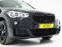 BMW X1 sDrive20i M Sport Full Black | HUD | Trekhaak | Sfeerlicht | Donkere Hemel | Stoelverwarming | Cruise | PDC | Carplay