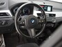 BMW X1 sDrive20i M Sport Full Black | HUD | Trekhaak | Sfeerlicht | Donkere Hemel | Stoelverwarming | Cruise | PDC | Carplay