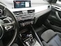BMW X1 sDrive20i M Sport Full Black | HUD | Trekhaak | Sfeerlicht | Donkere Hemel | Stoelverwarming | Cruise | PDC | Carplay