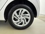 Hyundai i10 1.0 Premium | ACTIE!! | Unieke km-stand! | Navigatie | Camera | Climate control | Parkeersensoren |