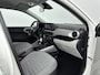 Hyundai i10 1.0 Premium | ACTIE!! | Unieke km-stand! | Navigatie | Camera | Climate control | Parkeersensoren |