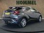 Toyota C-HR / C-HR+ 2.0 Hybrid Executive - ORIGINEEL NEDERLANDSE AUTO - AFKOMSTIG VAN 1E EIGENAAR - AFNEEMBARE TREKHAAK - TREKGEWICHT 725 KG - JBL AUDIO - PARKEERSENSOREN VOOR/ ACHTER - CAMERA - NAVIGATIE - STUUR EN STOELVERWARMING