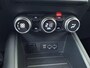 Renault Captur 1.6 Plug-in Hybrid 160Pk Intens | 360-Camera & Parkeersensoren | BOSE Premium Sound | 9,3" Navigatie | Apple & Android Carplay | 10" Digitaal Instrumentenpaneel | Blind Spot Warning | Keyless | 18" LMV | LED Pure Vision |