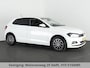 Volkswagen Polo TSI COMFORTLINE 95 PK GARANTIE TOT 2029* . NAVIGATIE . PARKEERSENSOREN VOOR  & ACHTER .