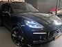 Porsche Cayenne 3.0 E-Hybrid Sport Design/Sport Chrono/Pano/Softclose/Memory/Alcantara Dak/Bose/Stuurverwarming/22"