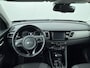 Kia Niro Hybrid 1.6 GDi First Edition Navigatie - Achteruitrijcamera - Climate Control - Parkeersensoren - Trekhaak - Virena zekerheidspakket € 895,-