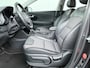 Kia Niro Hybrid 1.6 GDi First Edition Navigatie - Achteruitrijcamera - Climate Control - Parkeersensoren - Trekhaak - Virena zekerheidspakket € 895,-