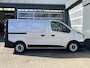 Renault Trafic 1.6 dCi L1H1 BTW en BPM VRIJ!! Airco Cruise controle 2-Persoons Telefoonverbinding Parkeersensoren achter 1e eigenaar Euro 6 Dealer onderhouden Ex overheid