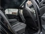 Volkswagen Golf 1.5 eTSI R-Line Business PANO HUD HARMAN KARDON CAMERA MATRIX IQ BLACK OPTIC BOMVOL!!