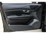 Volvo XC90 T8 Twin Engine AWD Inscription Adaptieve Cruise Control met Pilot Assist | Harman Kardon audiosysteem | Elektrisch bedienbaar panoramisch schuif/-kanteldak | Elektrische voorstoelen met geheugen | Verwarmbare voorstoelen + stuurwiel | Park Assist voor + achter | 4-Zone Climate Control | Head-Up Display | 22'' Lichtmetalen wielen |