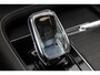 Volvo XC90 T8 Twin Engine AWD Inscription Adaptieve Cruise Control met Pilot Assist | Harman Kardon audiosysteem | Elektrisch bedienbaar panoramisch schuif/-kanteldak | Elektrische voorstoelen met geheugen | Verwarmbare voorstoelen + stuurwiel | Park Assist voor + achter | 4-Zone Climate Control | Head-Up Display | 22'' Lichtmetalen wielen |