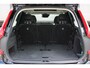 Volvo XC90 T8 Twin Engine AWD Inscription Adaptieve Cruise Control met Pilot Assist | Harman Kardon audiosysteem | Elektrisch bedienbaar panoramisch schuif/-kanteldak | Elektrische voorstoelen met geheugen | Verwarmbare voorstoelen + stuurwiel | Park Assist voor + achter | 4-Zone Climate Control | Head-Up Display | 22'' Lichtmetalen wielen |