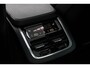 Volvo XC90 T8 Twin Engine AWD Inscription Adaptieve Cruise Control met Pilot Assist | Harman Kardon audiosysteem | Elektrisch bedienbaar panoramisch schuif/-kanteldak | Elektrische voorstoelen met geheugen | Verwarmbare voorstoelen + stuurwiel | Park Assist voor + achter | 4-Zone Climate Control | Head-Up Display | 22'' Lichtmetalen wielen |