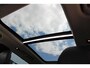 Volvo XC90 T8 Twin Engine AWD Inscription Adaptieve Cruise Control met Pilot Assist | Harman Kardon audiosysteem | Elektrisch bedienbaar panoramisch schuif/-kanteldak | Elektrische voorstoelen met geheugen | Verwarmbare voorstoelen + stuurwiel | Park Assist voor + achter | 4-Zone Climate Control | Head-Up Display | 22'' Lichtmetalen wielen |