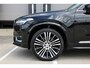 Volvo XC90 T8 Twin Engine AWD Inscription Adaptieve Cruise Control met Pilot Assist | Harman Kardon audiosysteem | Elektrisch bedienbaar panoramisch schuif/-kanteldak | Elektrische voorstoelen met geheugen | Verwarmbare voorstoelen + stuurwiel | Park Assist voor + achter | 4-Zone Climate Control | Head-Up Display | 22'' Lichtmetalen wielen |