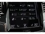 Volvo XC90 T8 Twin Engine AWD Inscription Adaptieve Cruise Control met Pilot Assist | Harman Kardon audiosysteem | Elektrisch bedienbaar panoramisch schuif/-kanteldak | Elektrische voorstoelen met geheugen | Verwarmbare voorstoelen + stuurwiel | Park Assist voor + achter | 4-Zone Climate Control | Head-Up Display | 22'' Lichtmetalen wielen |
