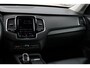 Volvo XC90 T8 Twin Engine AWD Inscription Adaptieve Cruise Control met Pilot Assist | Harman Kardon audiosysteem | Elektrisch bedienbaar panoramisch schuif/-kanteldak | Elektrische voorstoelen met geheugen | Verwarmbare voorstoelen + stuurwiel | Park Assist voor + achter | 4-Zone Climate Control | Head-Up Display | 22'' Lichtmetalen wielen |