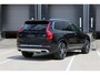 Volvo XC90 T8 Twin Engine AWD Inscription Adaptieve Cruise Control met Pilot Assist | Harman Kardon audiosysteem | Elektrisch bedienbaar panoramisch schuif/-kanteldak | Elektrische voorstoelen met geheugen | Verwarmbare voorstoelen + stuurwiel | Park Assist voor + achter | 4-Zone Climate Control | Head-Up Display | 22'' Lichtmetalen wielen |