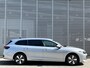 Volkswagen Passat Variant 1.5 eHybrid 204PK Business / Zwenkbare Trekhaak / Stuur + Stoelverwarming / Achteruitrijcamera / Head-Up Display / LED P4