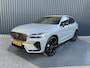Volvo XC60 2.0 T6 Plug-in hybrid AWD Plus Black Edition | Harman/ Kardon | 360 Camera | Blind Spot | Panodak | Trekhaak wegkl. | Prijs Rijklaar!!