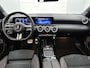 Mercedes-Benz A-klasse 250 e AMG Nightpakket Plug-In Hybride | Panoramadak | Burmester® | Sfeerverlichting | Keyless Go | CarPlay | Parkeerpakket met Camera | Inclusief 24 maanden Mercedes-Benz Certified garantie voor Europa.