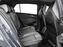 Volkswagen Golf 1.5 eTSI 130pk DSG R-Line · Apple/Android Car Play · Navigatie · P-Sensoren · Sfeerverlichting · Getint Glas · 17'' Inch · Garantie t/m 12-02-2028 of 100.000km