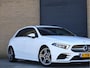 Mercedes-Benz A-klasse 180 AMG Line Automaat Stoelverwarming | 18" | CarPlay | Camera | Sportstoelen