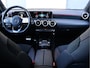 Mercedes-Benz A-klasse 180 AMG Line Automaat Stoelverwarming | 18" | CarPlay | Camera | Sportstoelen