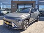 Hyundai Kona 1.6 GDI HEV Premium Sky | Panoramadak | Climate Control | Adaptieve Cruise | 360 Camera | Lederen bekleding | Stoelverwarming/verkoeling |