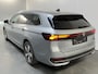 Volkswagen Passat Variant 1.5 eHybrid Business / AUTOMAAT/ TREKHAAK/ ACC/ PARK.SENSOREN V+A/ CAMERA/ STUUR+STOELVERWARM./ MASSAGE/ DODEHOEK/ HEAD-UP/ APP-CONNECT/ DIGITAL DASH/ DAB/ NAVI/ CLIMA/ LED/ 17'' LMV