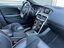 Volvo V40 1.5 T3 Polar+ Sport Automaat, Alarm, Panorama dak, Harman-Kardon Premium Audio, Trekhaak, Full led verlichting, Verwamde stoelen.