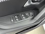 Peugeot 2008 SUV 1.2 145 pk Hybrid Allure | TOT 8 JAAR GARANTIE | Navigatie | 360 Camera | Adaptieve Cruise Control | 17"LMV | Dodehoekdetectie | CarPlay