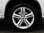 Volkswagen Tiguan 1.4 TSi R-Line Edition 125 Pk | Panoramadak | Trekhaak | Camera | Cruise Control | Climatronic | Navigatie | 18 Inch