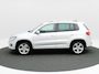 Volkswagen Tiguan 1.4 TSi R-Line Edition 125 Pk | Panoramadak | Trekhaak | Camera | Cruise Control | Climatronic | Navigatie | 18 Inch