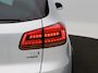 Volkswagen Tiguan 1.4 TSi R-Line Edition 125 Pk | Panoramadak | Trekhaak | Camera | Cruise Control | Climatronic | Navigatie | 18 Inch