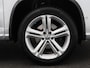 Volkswagen Tiguan 1.4 TSi R-Line Edition 125 Pk | Panoramadak | Trekhaak | Camera | Cruise Control | Climatronic | Navigatie | 18 Inch