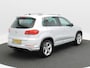 Volkswagen Tiguan 1.4 TSi R-Line Edition 125 Pk | Panoramadak | Trekhaak | Camera | Cruise Control | Climatronic | Navigatie | 18 Inch