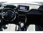 Peugeot e-2008 EV GT 54 kWh | Incl. 12 maanden garantie | SOH 97% | Warmtepomp | Achteruitrijcamera | Parkeersensoren | Apple carplay/Android auto | Cruise control | Climate control | Navigatie | Airco | Lichtmetalen velgen