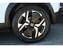 Peugeot e-2008 EV GT 54 kWh | Incl. 12 maanden garantie | SOH 97% | Warmtepomp | Achteruitrijcamera | Parkeersensoren | Apple carplay/Android auto | Cruise control | Climate control | Navigatie | Airco | Lichtmetalen velgen