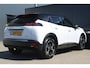 Peugeot e-2008 EV GT 54 kWh | Incl. 12 maanden garantie | SOH 97% | Warmtepomp | Achteruitrijcamera | Parkeersensoren | Apple carplay/Android auto | Cruise control | Climate control | Navigatie | Airco | Lichtmetalen velgen