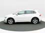 Volkswagen Tiguan 1.5 TSi 150 Pk Automaat Highline Business R | Trekhaak | Panoramadak | Stoelverwarming | Adaptive Cruise | Camera | CarPlay | Navigatie | 19 Inch