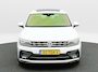 Volkswagen Tiguan 1.5 TSi 150 Pk Automaat Highline Business R | Trekhaak | Panoramadak | Stoelverwarming | Adaptive Cruise | Camera | CarPlay | Navigatie | 19 Inch