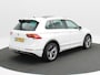 Volkswagen Tiguan 1.5 TSi 150 Pk Automaat Highline Business R | Trekhaak | Panoramadak | Stoelverwarming | Adaptive Cruise | Camera | CarPlay | Navigatie | 19 Inch