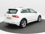 Volkswagen Tiguan 1.5 TSi 150 Pk Automaat Highline Business R | Trekhaak | Panoramadak | Stoelverwarming | Adaptive Cruise | Camera | CarPlay | Navigatie | 19 Inch