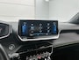 Peugeot e-2008 SUV EV GT 50 kWh 136pk | Accu SOH 96,3% | Navigatie | Achteruitrijcamera | Full Led koplampen | 3D Cockpit | Climate Control | Cruise Control | Dodehoeksensor | Half Lederen sportstoelen | Parkeersensoren v+a | Keyless | Apple Carplay / Android Auto | DAB+ radio | Donker getint glas | RMC trekhaak | 17" lichtmetalen velgen |